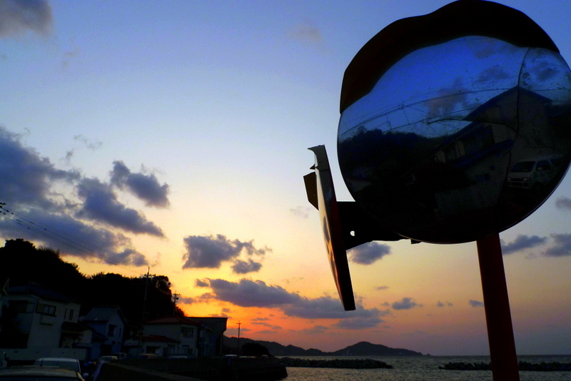 夕日とミラー