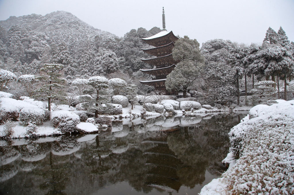 雪の瑠璃光寺・五重塔Ⅰ