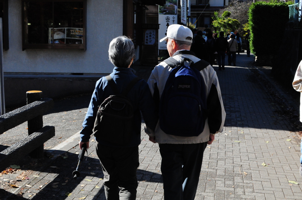 寒くても、寄り添えば暖かい