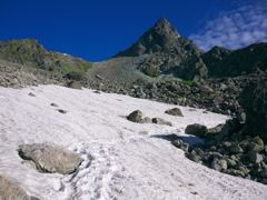 雪渓と槍ヶ岳