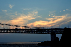 架橋の夕雲