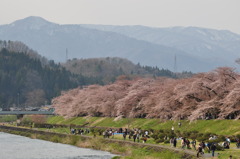 襲い掛かるかのような・・・