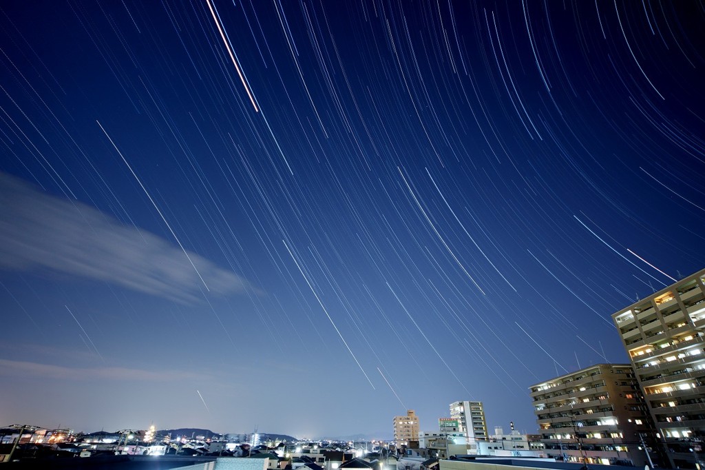 街あかりと月あかりと星