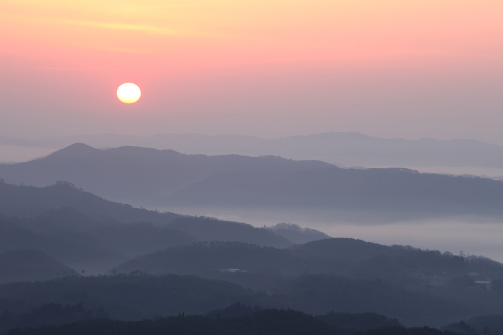 日の出　（弥高山）
