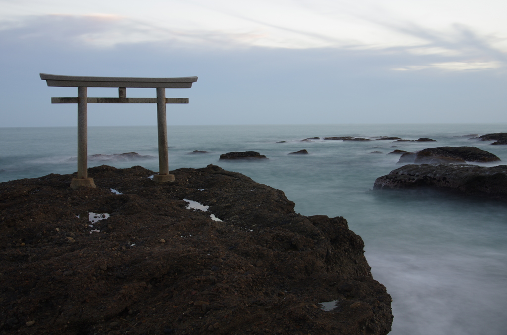 神磯の鳥居