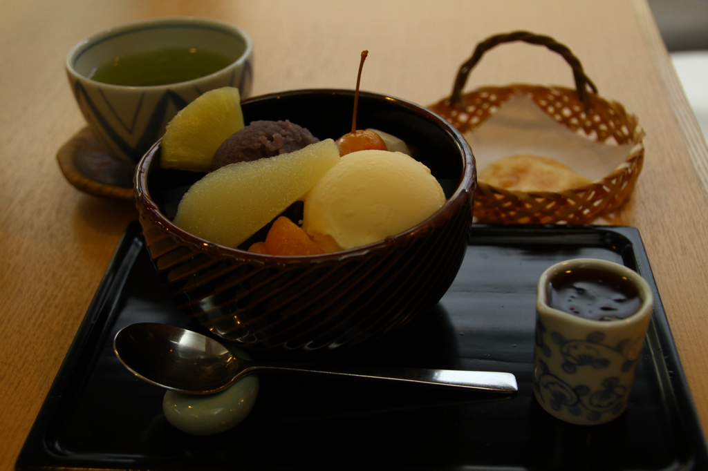 カメラと散歩　神楽坂　決まりの甘味