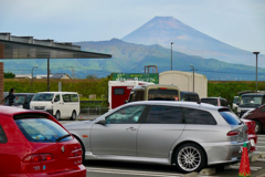 富士山とアルファロメオ