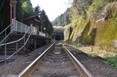 トンネルの向こう