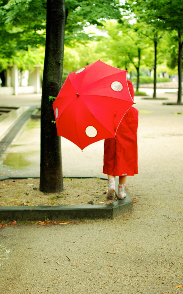 Un imperméable rouge