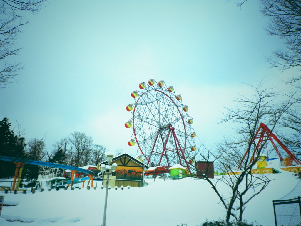 冬の遊園地