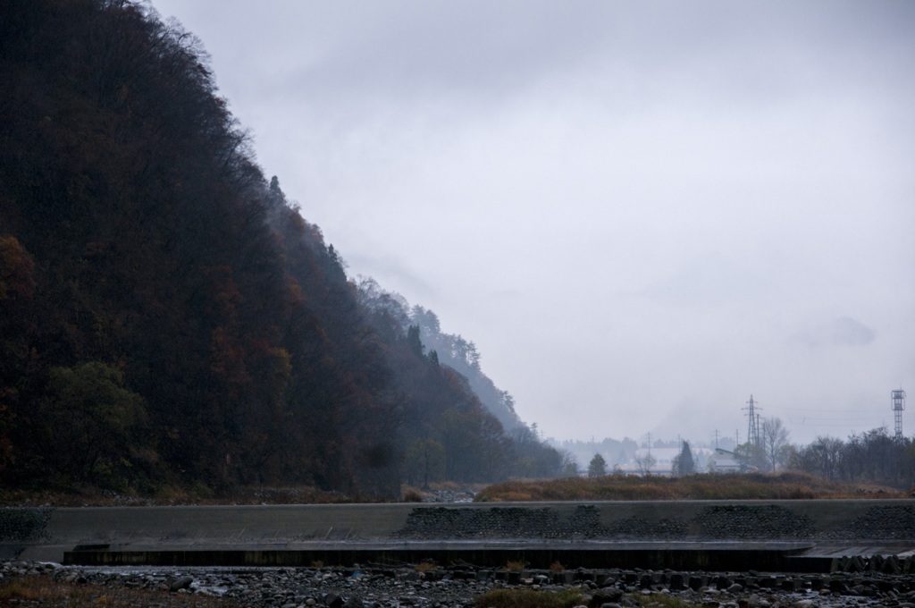 雨の水無川