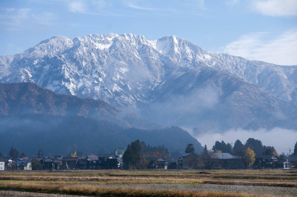 山は雪化粧