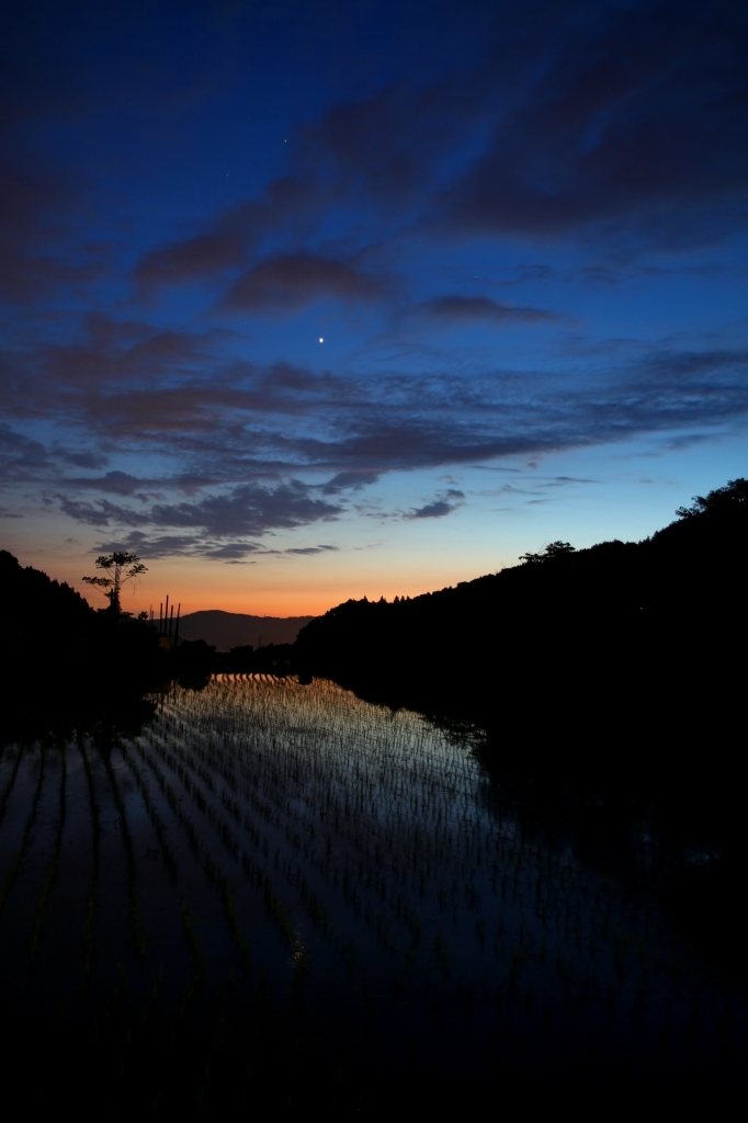 宵の明星と夕景