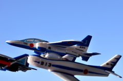 夢の編隊　Blue Impulse