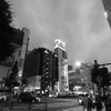 新宿　深夜　ビル群