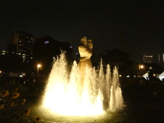 山下公園　守護神像