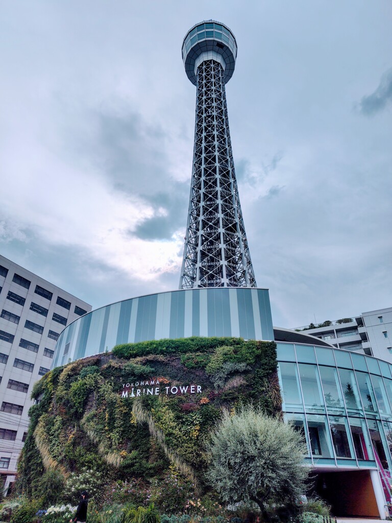 横浜マリンタワー
