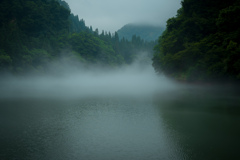 早朝の只見川