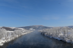 「厳冬の大河」