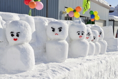 雪ダルマの親子