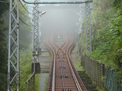 霧の大山ケーブルカー