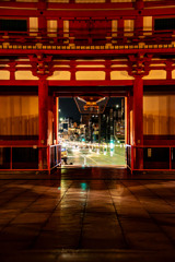 「時の門」 — 古と今を分ける“時