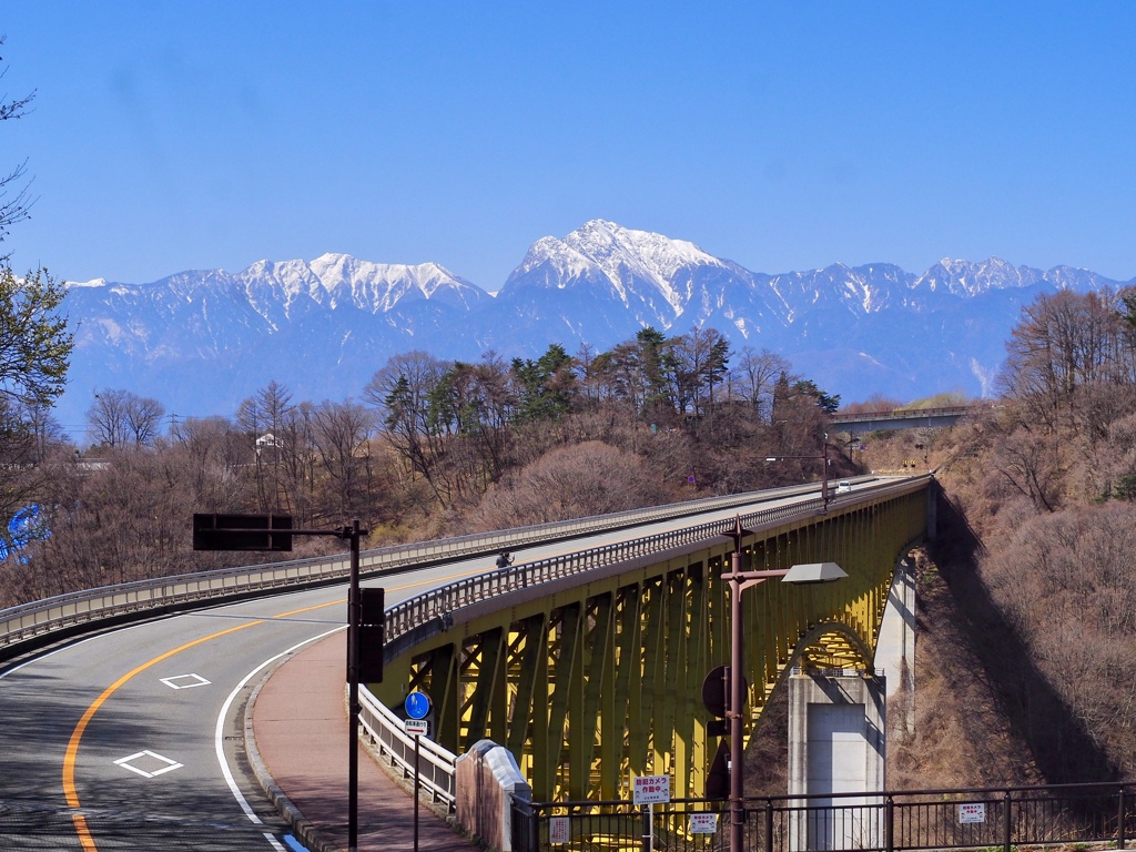 八ヶ岳高原大橋(春)