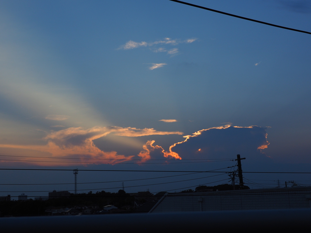 夕日_雲のシルエット