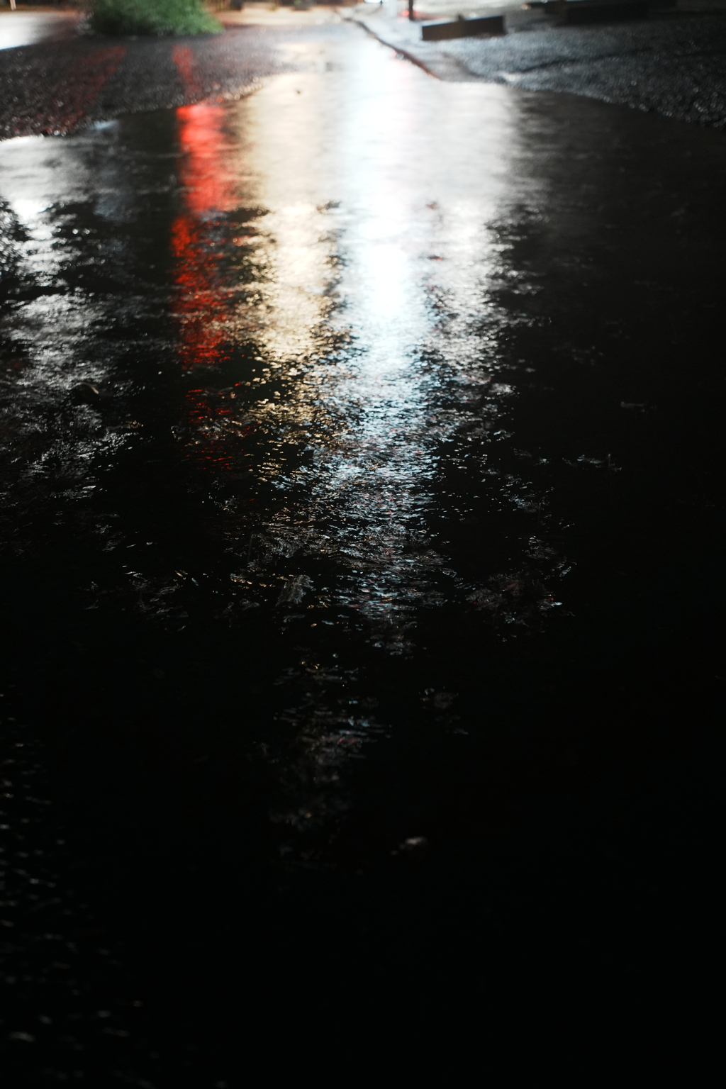豪雨の街