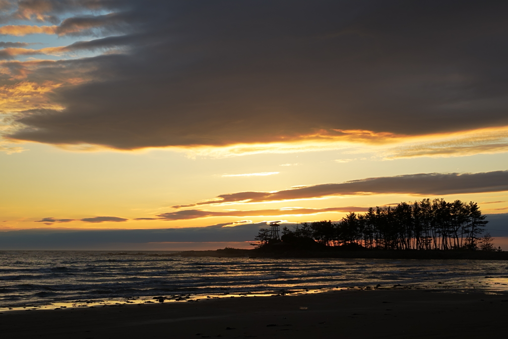石川県　安部屋地区の弁天島