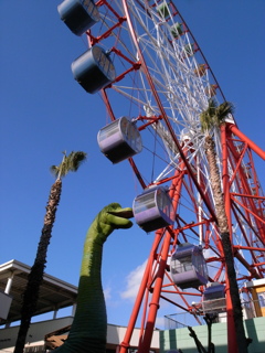 観覧車と恐竜