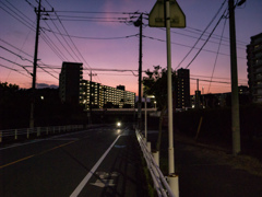 集合住宅の日暮れ