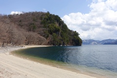 中禅寺湖　栃窪の砂浜