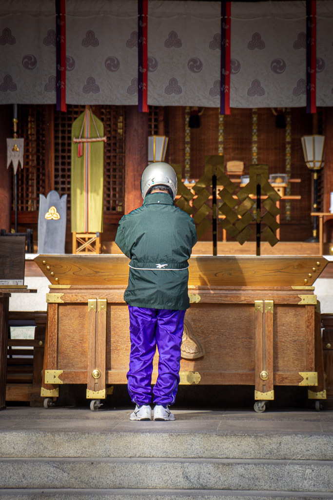 聖地での原付バイク乗り