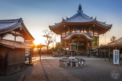 神聖で美しい場所の果てに降り注ぐ太陽の光の贈り物