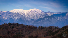 最大の湖を囲む素晴らしい山々