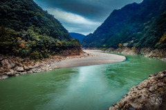 エキサイティングな川