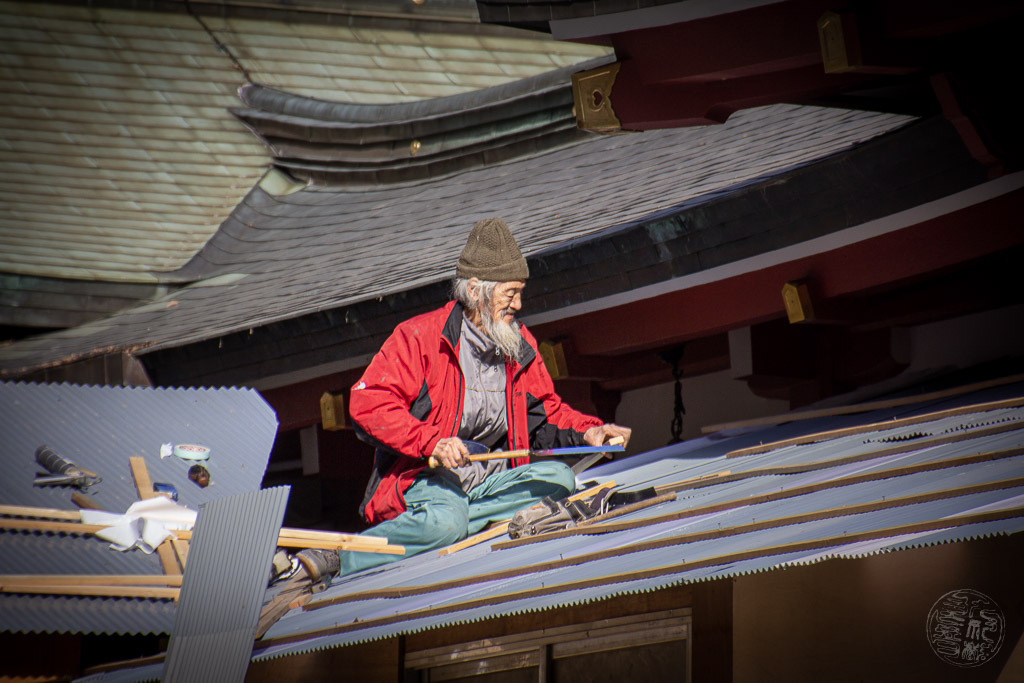 神社の善良な労働者
