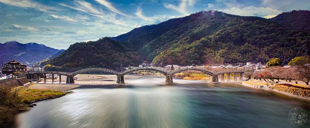 壮大な橋