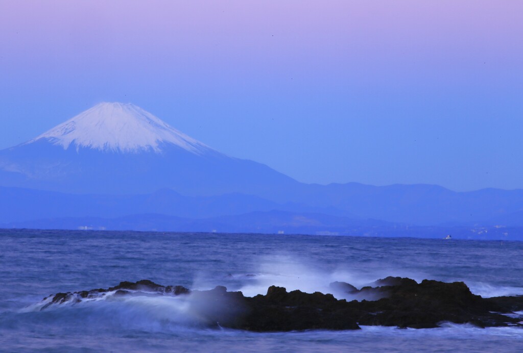 夜明けの富士山