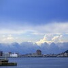 雲に沈む函館