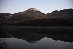 上高地 大正池ホテル付近より焼岳を望む