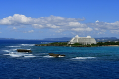 海に浮かぶ白の楽園
