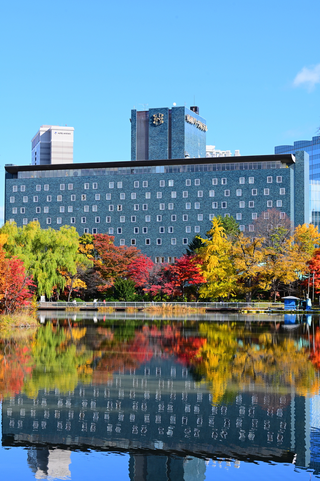中島公園とパークホテル