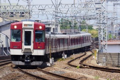 東へ向かう急行列車