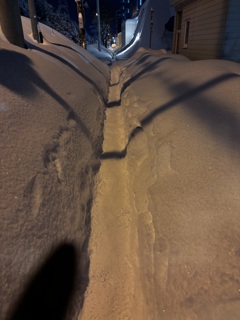 雪の一本道