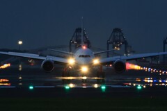 羽田空港　RW22　着陸