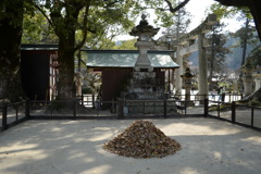 厳か