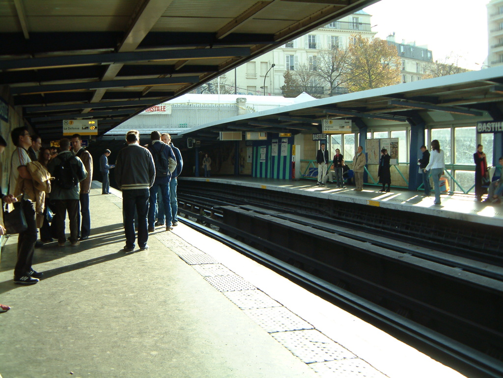 bastille station