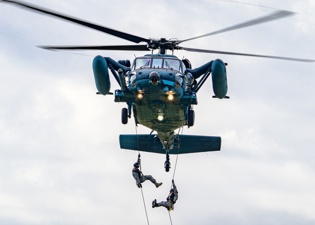 PJ航空救難団 いざ救助へ　降下